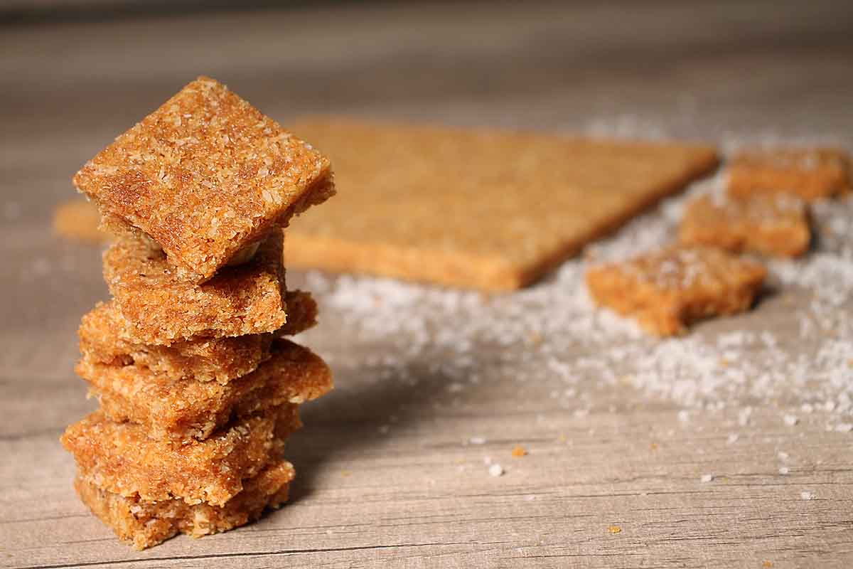 Jagerry Crispy Coconut Chikki Thin 200 Gm
